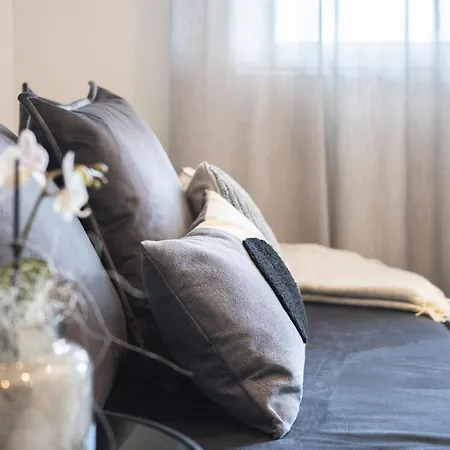 Luxe Vista Apartment